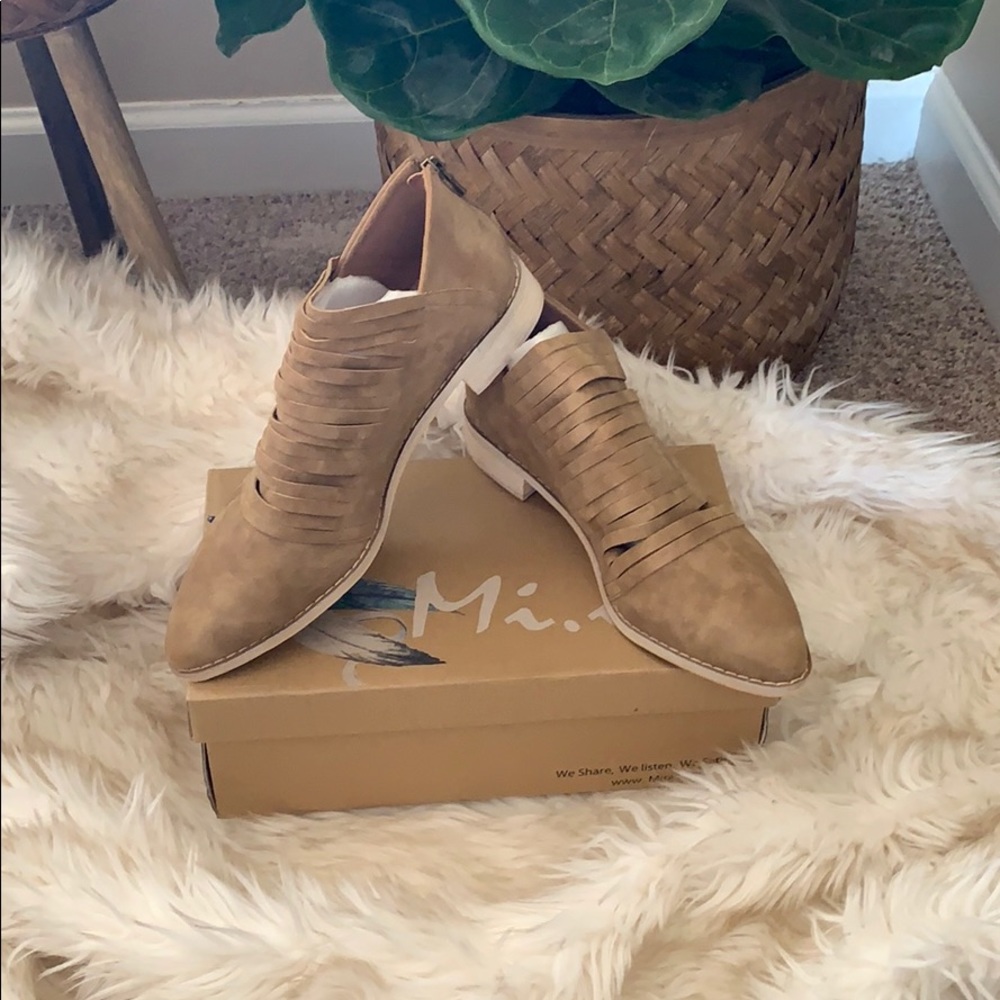 Miracle Miles Free Soul Flats